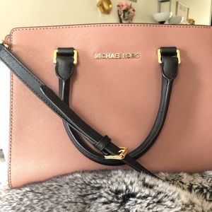 Michael kors purse